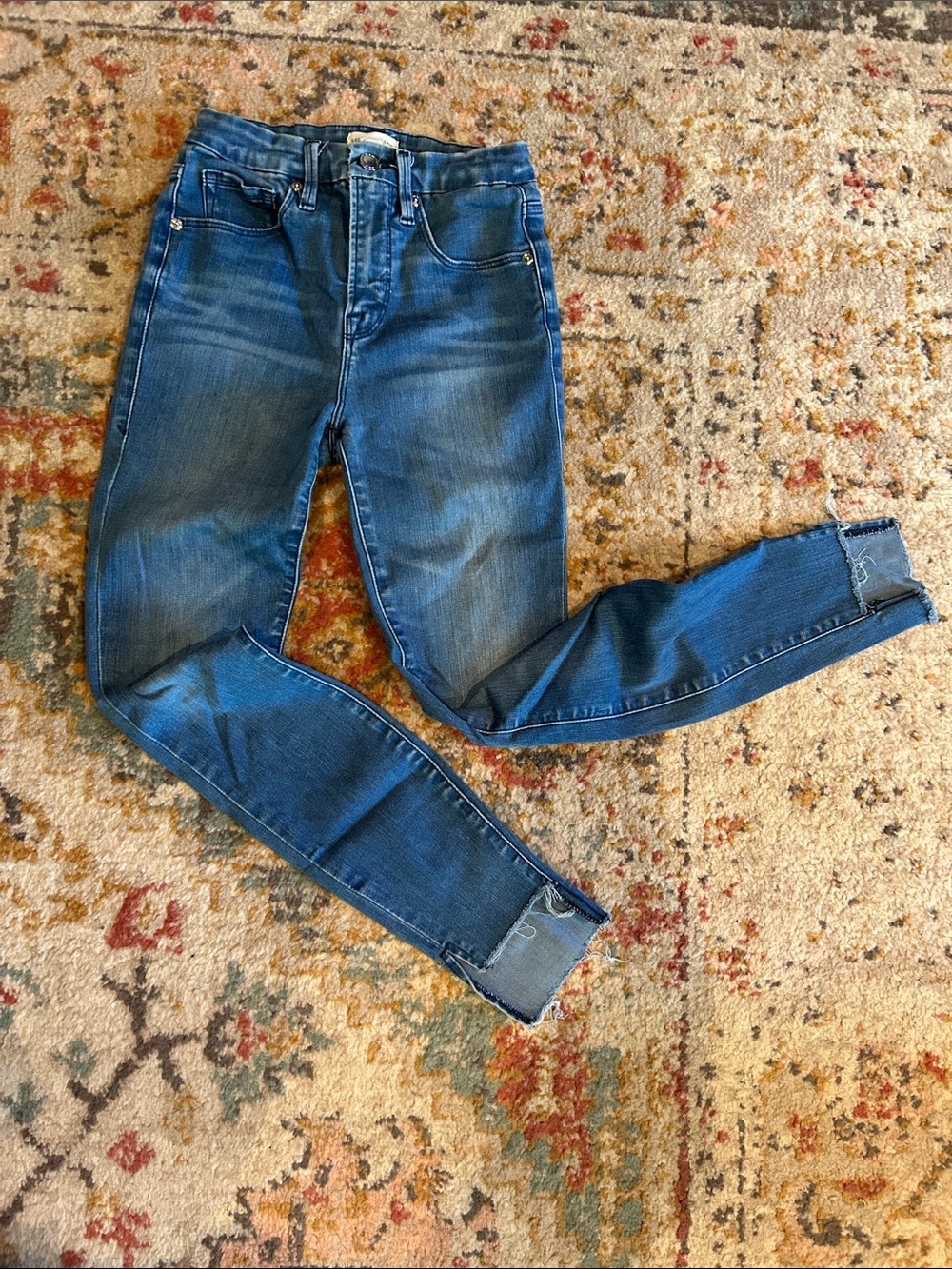 Good American Women’s High-Rise Skinny Jeans with Step Hem